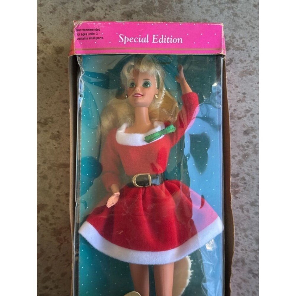 Barbie Special Edition Vintage 1992 Mattel New in Box Hostess Red Dress